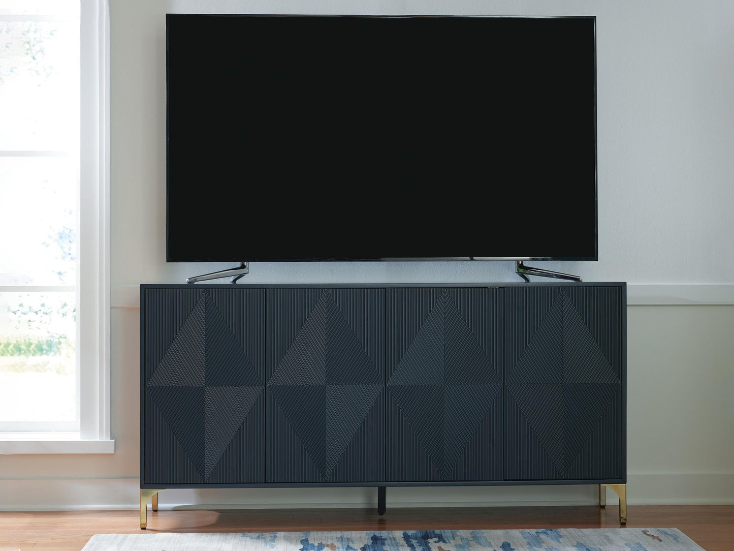 Loirwick Accent Cabinet