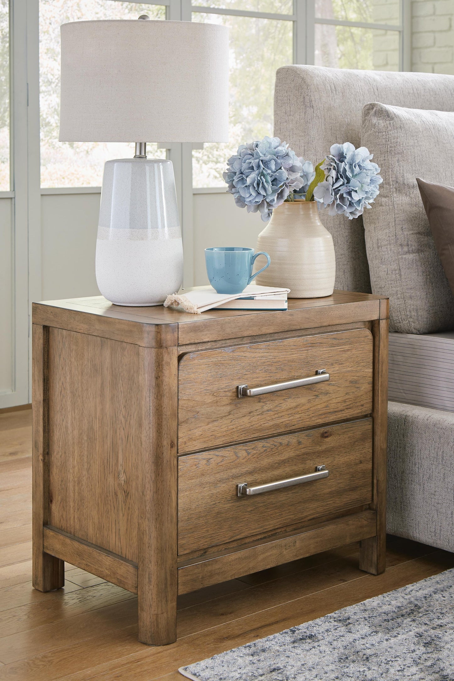 Cabalynn King Upholstered Bed with Mirrored Dresser and Nightstand